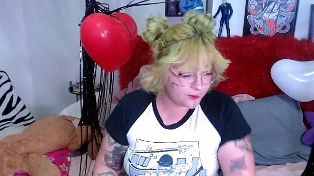 Snapshot of XxGreenGoodxX chatting on February 15, 2026, 8:41 pm XxGreenGoodxX online show from February 15, 2026, 8:41 pm