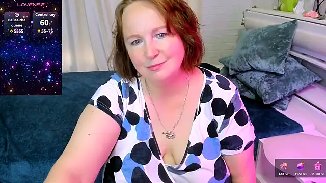Snapshot of WifeyXRated chatting on July 3, 2026, 6:09 am WifeyXRated online show from July 3, 2026, 6:09 am