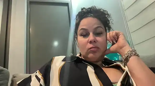 Snapshot of number1slut chatting on February 5, 2025, 11:28 pm number1slut online show from February 5, 2025, 11:28 pm