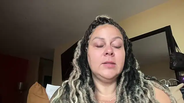Snapshot of number1slut chatting on April 28, 2026, 1:04 pm number1slut online show from April 28, 2026, 1:04 pm