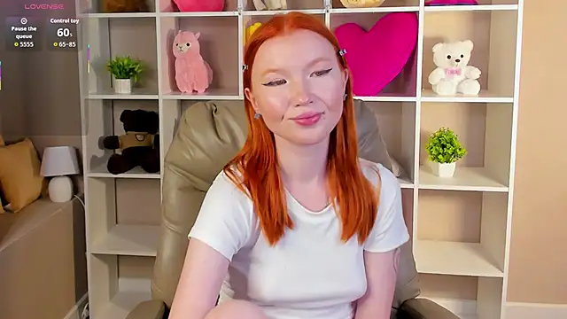 Snapshot of Anna_Patterson chatting on September 28, 2025, 8:43 am Anna Patterson online show from September 28, 2025, 8:43 am