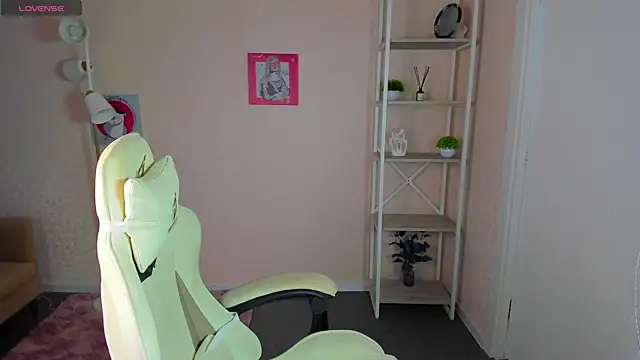 Snapshot of Lori_Blossom chatting on September 30, 2025, 8:20 am Lori Blossom online show from September 30, 2025, 8:20 am