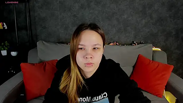 Lori Blossom online show from February 18, 2026, 1:03 am