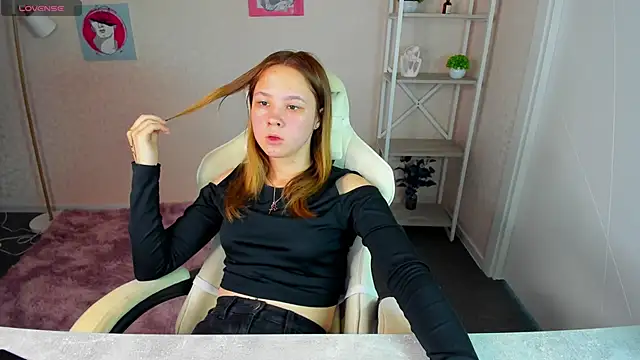 Snapshot of Lori_Blossom chatting on September 24, 2025, 8:32 am Lori Blossom online show from September 24, 2025, 8:32 am