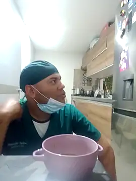 Axelyaretyh online show from October 27, 2025, 7:04 pm