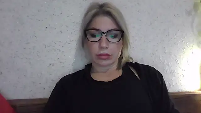 fox red lady7 online show from December 22, 2025, 12:27 pm