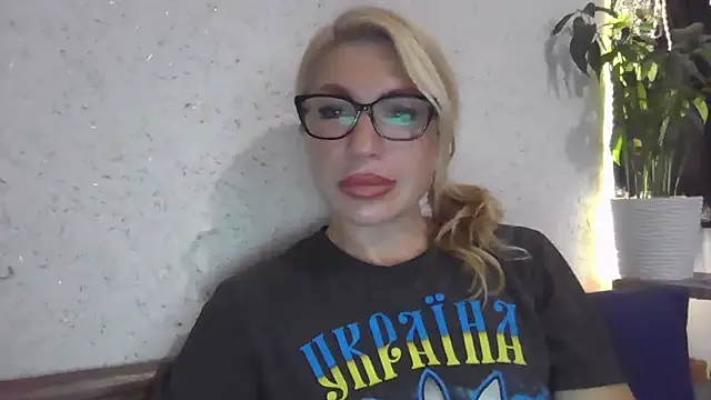 fox red lady7 online show from October 10, 2025, 12:28 pm