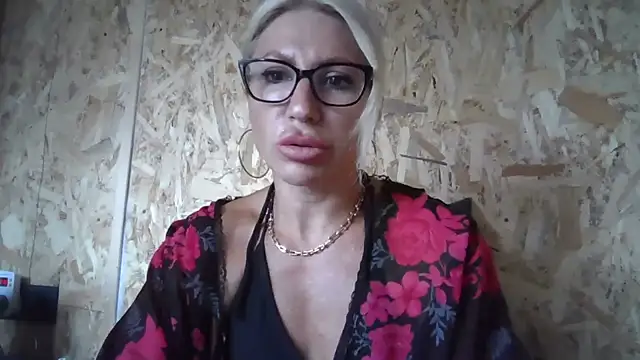 fox red lady7 online show from July 11, 2026, 11:21 am