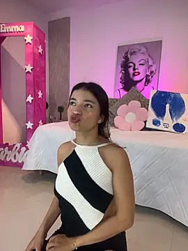 Snapshot of LUNAA___ chatting on April 17, 2026, 3:20 am LUNAA online show from April 17, 2026, 3:20 am