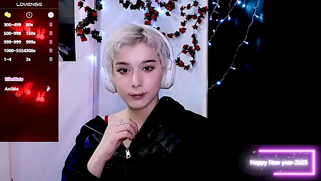 SophieAsh online show from December 15, 2025, 11:31 pm