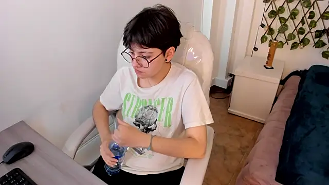 Nathaly ds online show from November 13, 2025, 7:51 pm