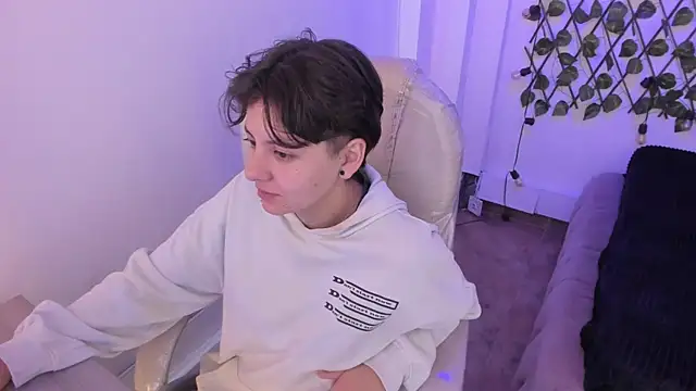 Nathaly ds online show from October 15, 2025, 7:44 pm