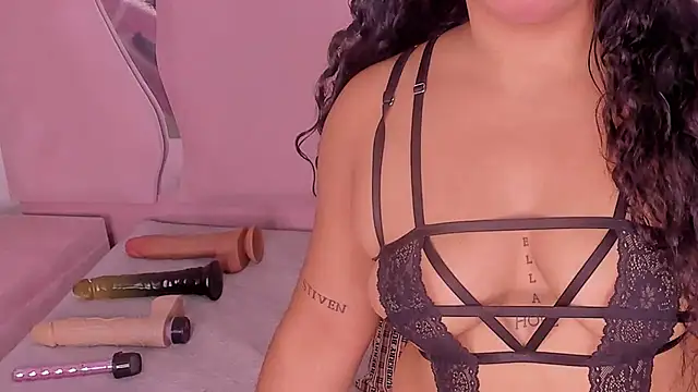 Snapshot of eithanasm chatting on November 3, 2025, 5:12 am eithanasm online show from November 3, 2025, 5:12 am