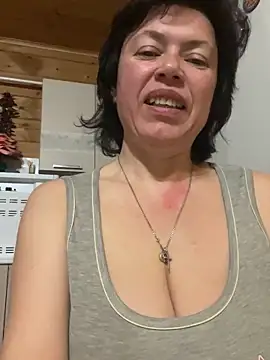 Snapshot of Kiravix chatting on April 15, 2026, 7:40 pm Kiravix online show from April 15, 2026, 7:40 pm