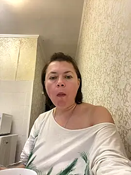 Snapshot of Kiravix chatting on November 21, 2025, 11:53 am Kiravix online show from November 21, 2025, 11:53 am