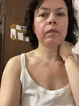 Snapshot of Kiravix chatting on February 28, 2026, 5:45 pm Kiravix online show from February 28, 2026, 5:45 pm