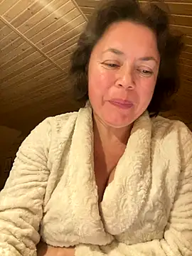 Snapshot of Kiravix chatting on November 17, 2025, 7:29 pm Kiravix online show from November 17, 2025, 7:29 pm