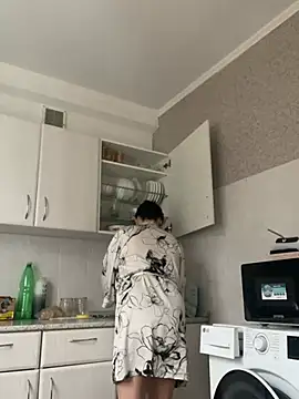 Snapshot of Kiravix chatting on April 9, 2026, 8:42 am Kiravix online show from April 9, 2026, 8:42 am