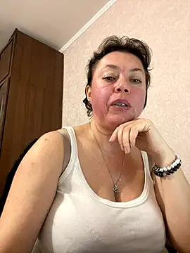 Snapshot of Kiravix chatting on November 8, 2025, 11:25 am Kiravix online show from November 8, 2025, 11:25 am