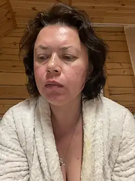 Snapshot of Kiravix chatting on April 5, 2026, 7:42 pm Kiravix online show from April 5, 2026, 7:42 pm