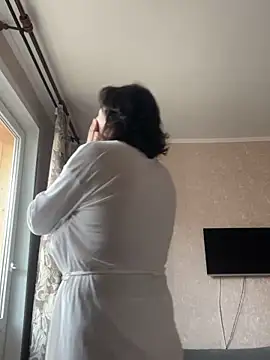 Snapshot of Kiravix chatting on April 8, 2026, 9:22 am Kiravix online show from April 8, 2026, 9:22 am