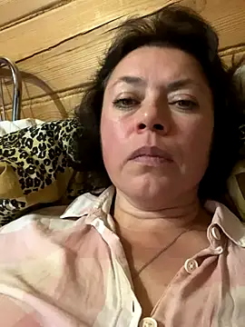 Snapshot of Kiravix chatting on October 31, 2025, 7:21 pm Kiravix online show from October 31, 2025, 7:21 pm