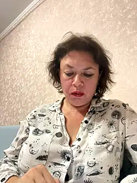 Snapshot of Kiravix chatting on November 6, 2025, 6:56 pm Kiravix online show from November 6, 2025, 6:56 pm