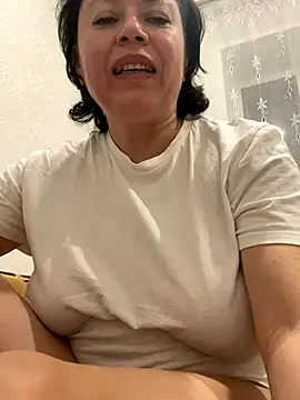 Kiravix online show from December 19, 2025, 8:44 pm