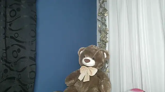 lishainparis18 online show from February 8, 2026, 2:04 pm