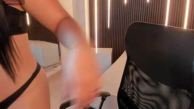 sofiacaramel online show from November 20, 2025, 2:29 pm