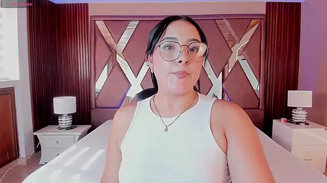 sofiacaramel online show from October 7, 2025, 8:10 pm