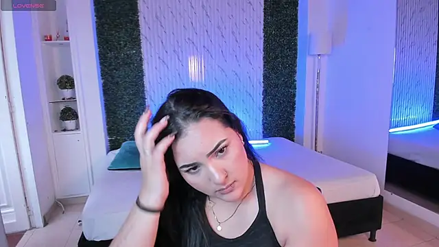 sofiacaramel online show from November 27, 2025, 3:34 pm