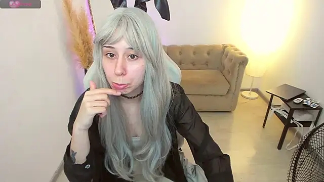 meomeee online show from December 1, 2025, 4:30 pm