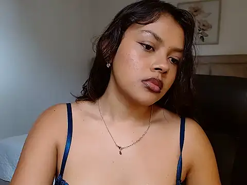 Mariannexoxx online show from November 18, 2025, 7:39 pm