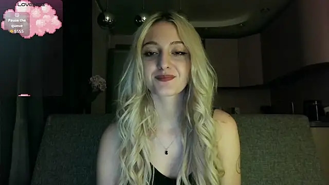 Snapshot of white_liillyy chatting on September 8, 2025, 8:19 pm white liillyy online show from September 8, 2025, 8:19 pm