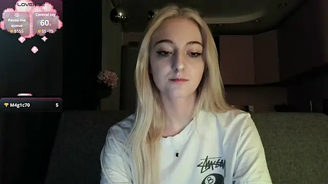 Snapshot of white_liillyy chatting on September 17, 2025, 10:34 pm white liillyy online show from September 17, 2025, 10:34 pm