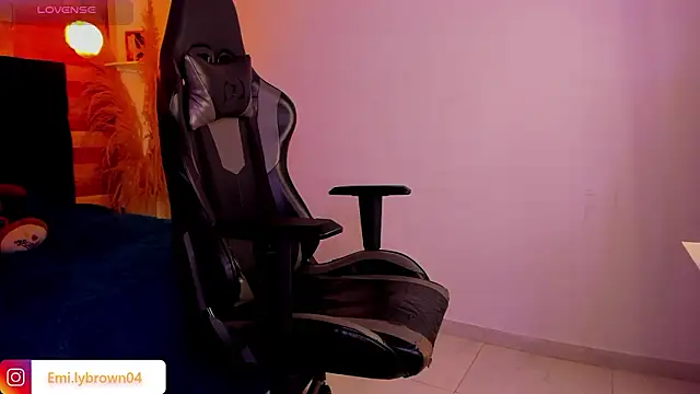 Snapshot of Emily_brown04 chatting on March 6, 2026, 12:44 pm Emily brown04 online show from March 6, 2026, 12:44 pm