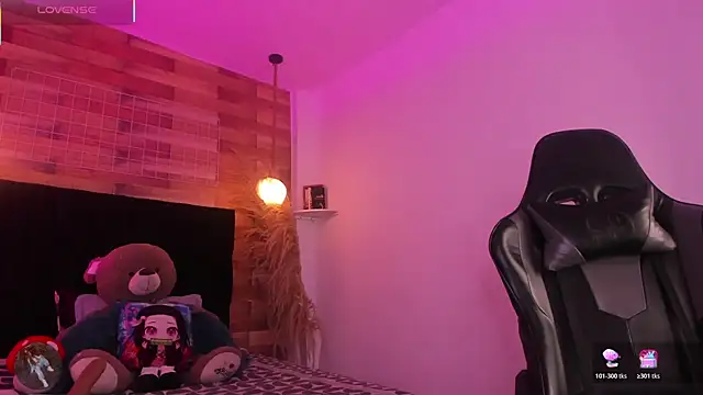 Snapshot of Emily_brown04 chatting on March 26, 2026, 12:03 pm Emily brown04 online show from March 26, 2026, 12:03 pm