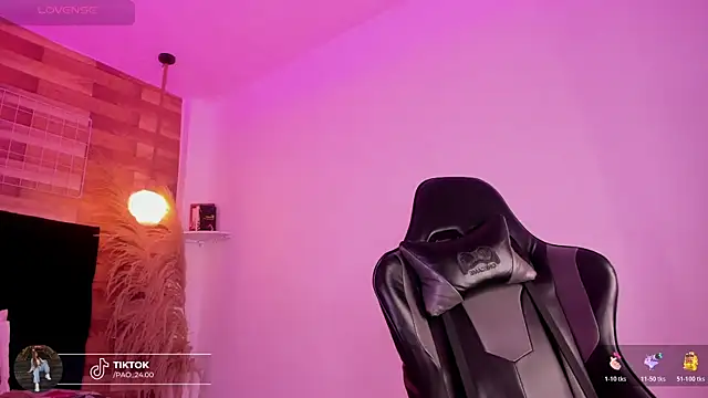 Snapshot of Emily_brown04 chatting on March 29, 2026, 12:29 pm Emily brown04 online show from March 29, 2026, 12:29 pm