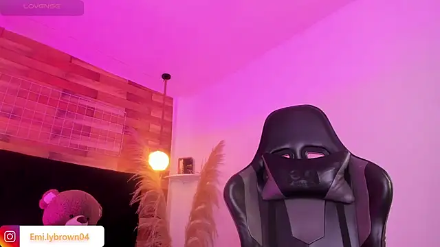 Snapshot of Emily_brown04 chatting on March 3, 2026, 10:44 am Emily brown04 online show from March 3, 2026, 10:44 am