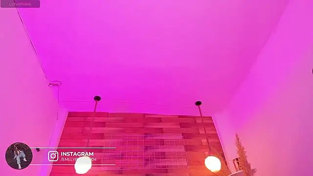 Snapshot of Emily_brown04 chatting on March 13, 2026, 5:45 am Emily brown04 online show from March 13, 2026, 5:45 am