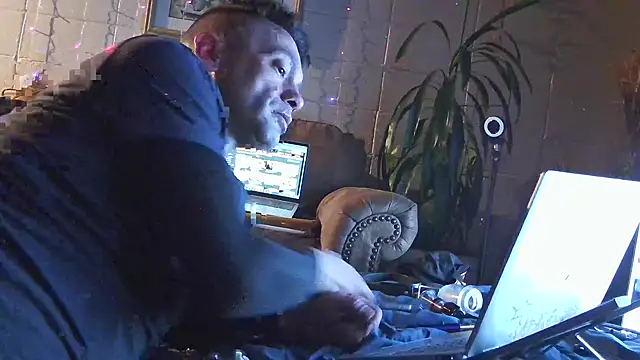 LBojie online show from December 17, 2025, 10:20 am