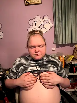 KadiSparkle online show from November 1, 2025, 11:53 pm