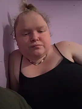 KadiSparkle online show from November 3, 2025, 3:56 am