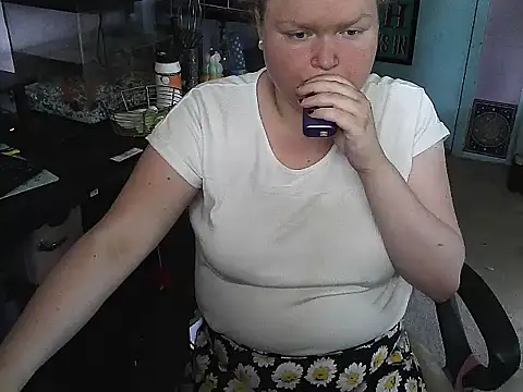 KadiSparkle online show from September 17, 2025, 2:08 pm