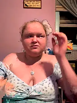 KadiSparkle online show from September 30, 2025, 2:39 am