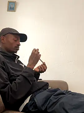 Snapshot of AllDayBbC chatting on December 18, 2025, 9:25 am AllDayBbC online show from December 18, 2025, 9:25 am