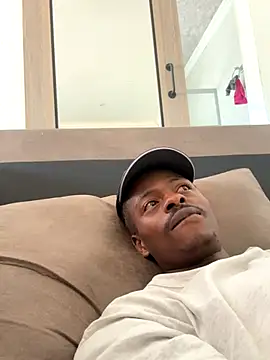 Snapshot of AllDayBbC chatting on November 23, 2025, 12:26 pm AllDayBbC online show from November 23, 2025, 12:26 pm