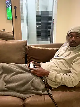 Snapshot of AllDayBbC chatting on October 22, 2025, 11:14 pm AllDayBbC online show from October 22, 2025, 11:14 pm