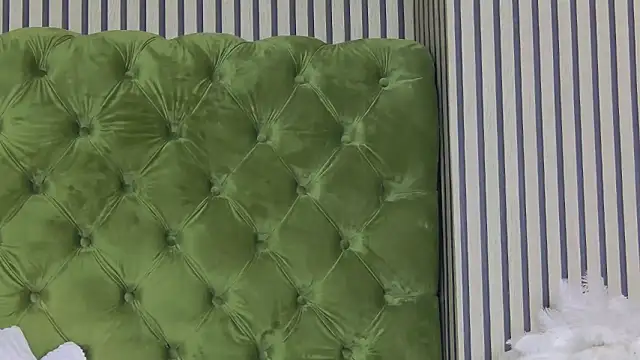 LunaHart online show from February 1, 2026, 12:47 pm